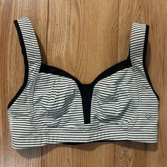 34C Lululemon Ta Ta Tamer II Hyper Stripe Angel Wing Bra Logo Black White EUC - Picture 1 of 5